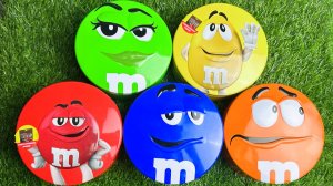 Удовольствие на несколько минут: 3 радужные ванночки с конфетами M&M's и волшебной слизью