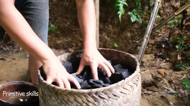 Примитивная добыча и выплавка меди вручную. Древние навыки выживания в действии