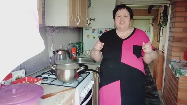 УБРАЛ СРЕЗКУ./ ПОКАЗАЛА БАНЮ / ВАРЮ ГОРОШНИЦУ, ПЕКУ ПИРОЖКИ / ЧЕМ КОРМИЛА РАНЬШЕ СЕМЬЮ