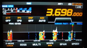 Yaesu FTX1 & Yaesu FT-710 на сильных и слабых сигналах.