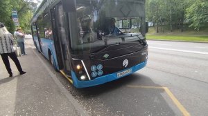 автобус ЛиАЗ 5292 борт 190406 маршрут 687 и автобус ЛиАЗ 5292 борт 190412 маршрут 687