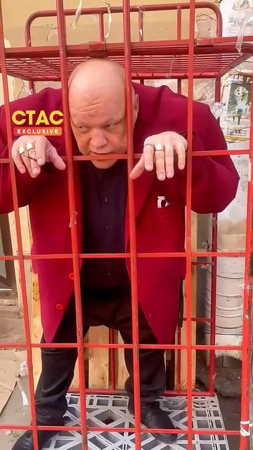 Самый опасный человек мира в клетке