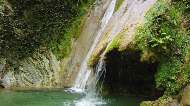 Поход на весенние водопады в Лазарвском. Водопады Мамедова ущелья.