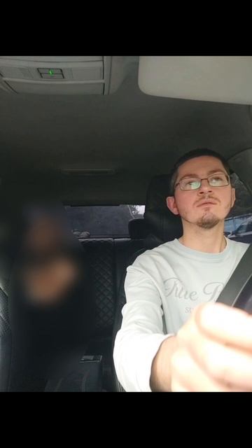 Адекватная пассажирка, не указала перевозку животных, хотела больше доплатить чем договаривались.