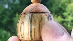 Шкатулка на березе с люпинами