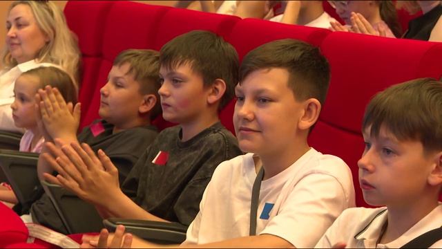 Лучших выпускников Центра робототехники наградили в Тюмени смотреть онлайн