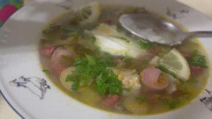 Готовлю мясную солянку.