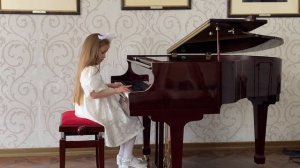 Исполняет Шубных Серафима- «Стрекоза», ком. Вильям Гиллок