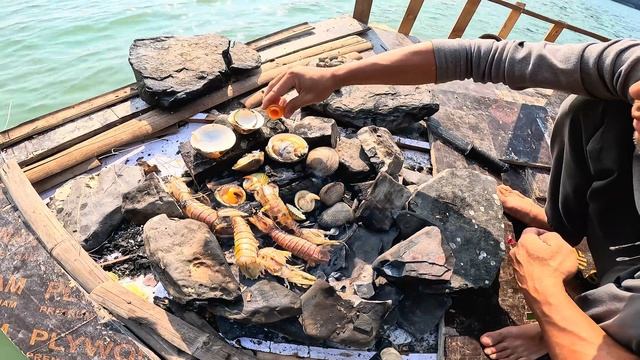 Выживание на плоту из мусора с моей собакой (4-я серия) | Рыбалка и добыча морепродуктов