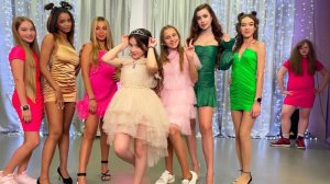 АМИНА УСТРОИЛА КОНКУРС - САМОЕ КРАСИВОЕ ПЛАТЬЕ В КАМПУСЕ! КТО ПОЛУЧИТЬ КОРОНУ