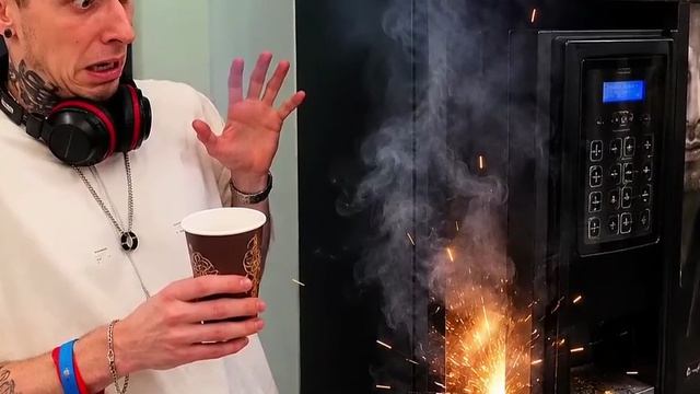Студент провернул гениальный бизнес в своём ВУЗе!
