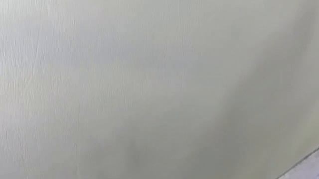 Приемка квартиры: осмотр стен на трещины и дефекты.