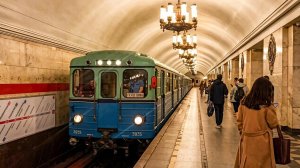 Перегонка ретро-состава с грузовым вагоном на станции Нарвская 🔴