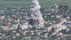 💥Прилет крылатого ФАБ-3000 по пункту дислокации врага в Орехове Запорожской области…