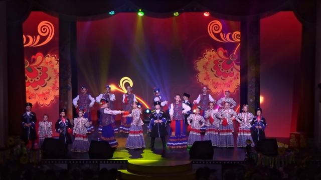 «Казачата» рук. Т.Куделина_«Серёжки хотим»