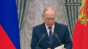 Владимир Путин вручает ордена «Мать-героиня» и «Родительская слава». 

Главные заявления президента: