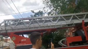 В Звенигороде тушат пожар в многоэтажке