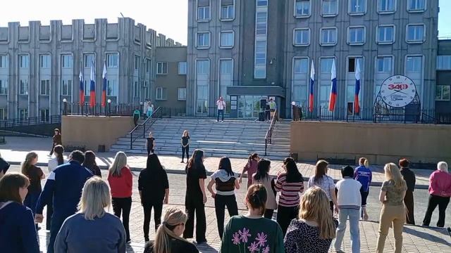 Утренняя зарядка сотрудников администрации Ачинского округа смотреть онлайн