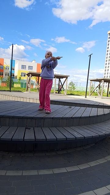 танцую песню аттракцион!!!! смотреть онлайн