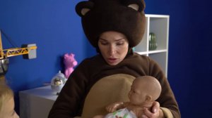 КУПАЕМ И ПЕРЕОДЕВАЕМ МАЛЫША - Маленькая вера научит как ухаживать за ребёнком