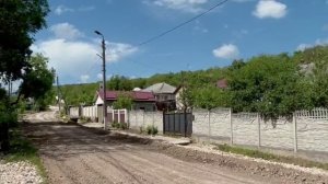 🔴 Drumuri înnămolite, terenuri pline cu apă și gospodării distruse...
