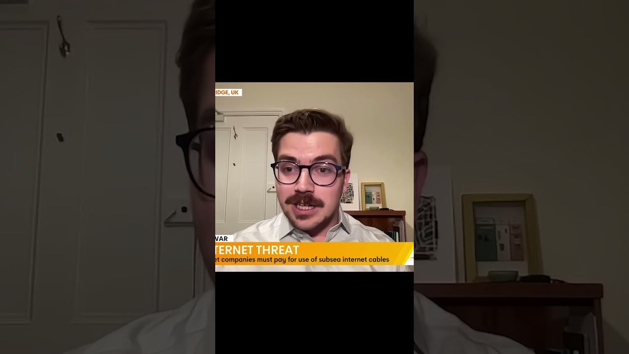 Армия Ирана изучает возможность введения платы за прокладку подводных кабелей в Ормузском проливе.