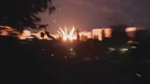 🇺🇦🔥Кадры ракетного удара по вражеским объектам в Голосеевском районе Киева сегодня ночью.
