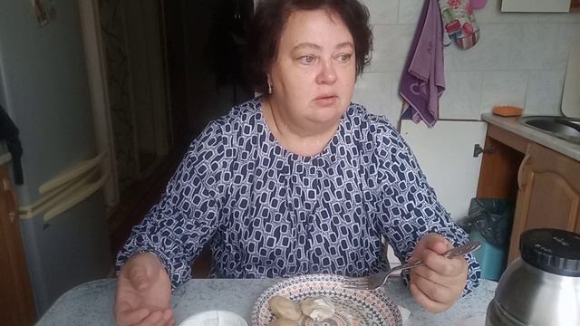 Пригласила мужика 🔧 обещал приехать ✅ смотреть онлайн