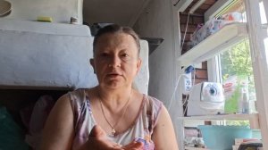 поклеила немного обоев и курочки начали нестись 02.06.26