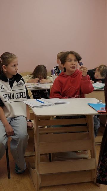 ❌Феликс сделал из учителя матрешку... Но ей понравилось! А как бы вы отнеслись к такому портрету?