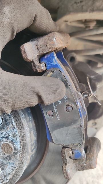 Стук задних колодок Ford, Mazda