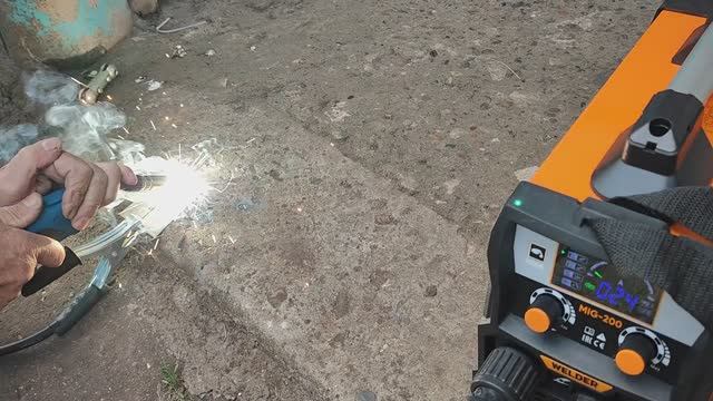 Сварочный аппарат MIG-200 5в1 LCD от WELDER
