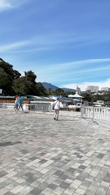 Алушта. Реставрация ротонды. Начало лета. смотреть онлайн