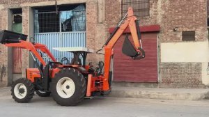 Производство навесного оборудования для тракторов в Пакистане, почти завод