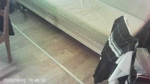 Комнатный запуск самодельной авиамодели