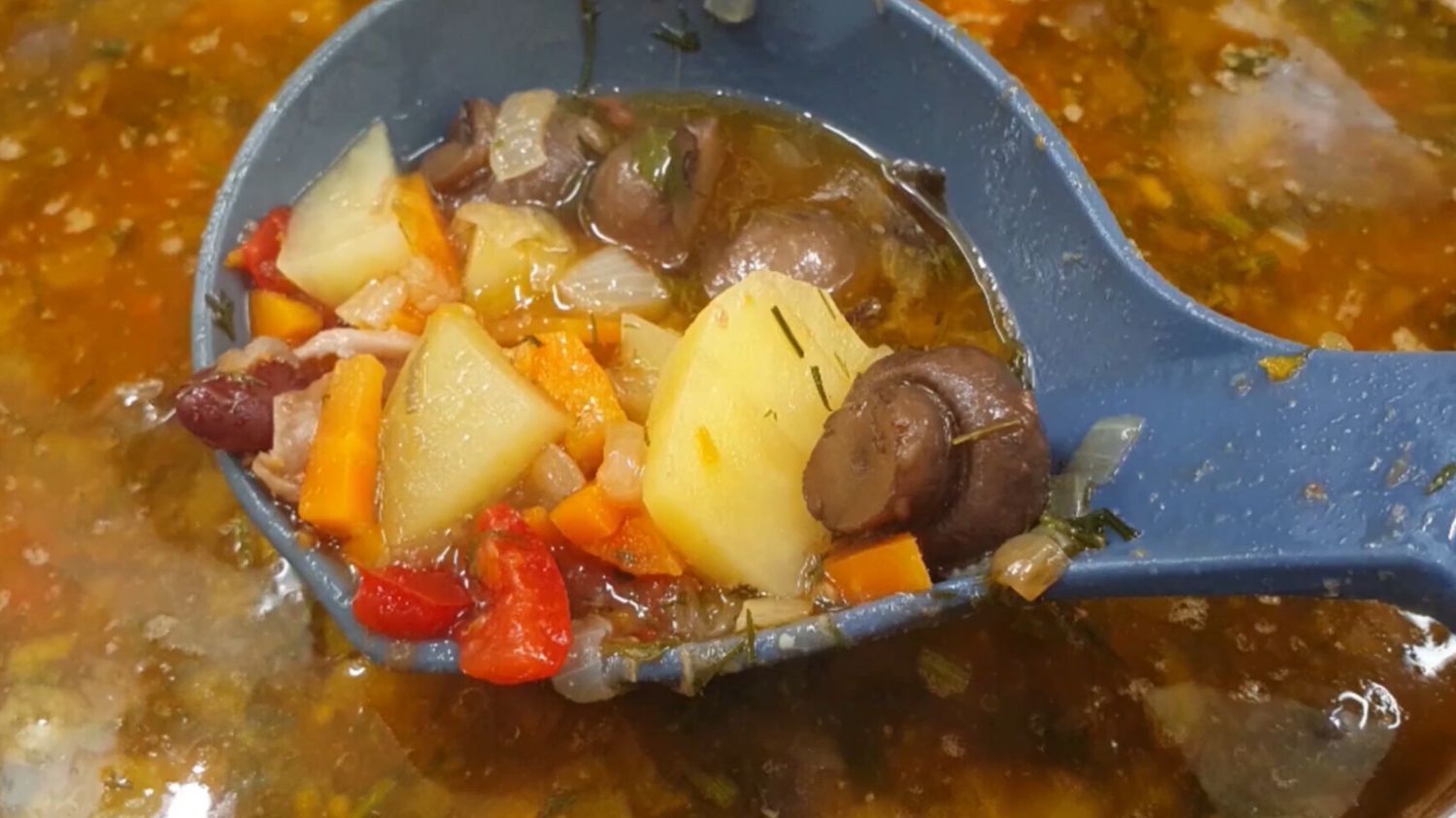 Суп🥣 с грибами, фасолью, баклажанами.🙂Суп быстрого приготовления.🌶️Аджика🔥ОГОНЁК без варки. смотреть онлайн