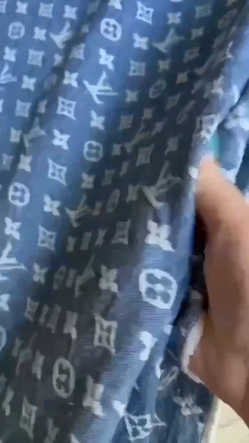 Варёный плательно-костюмный джинс от L. Vuitton смотреть онлайн