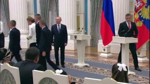 Вручение орденов «Мать-героиня» и «Родительская слава»