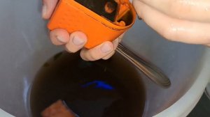 Как я чищу фильтр и выливаю воду!!!