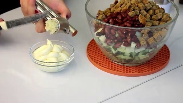 Как вкусно приготовить салат с фасолью. Быстро и полезно. Обзор. смотреть онлайн