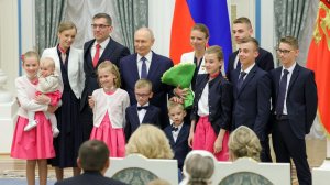 Владимир Путин вручил ордена «Мать-героиня» и «Родительская слава», Кремль, 1 июня 2026 года