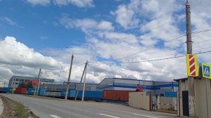 Хотела сократить путь.обошла все вагоны