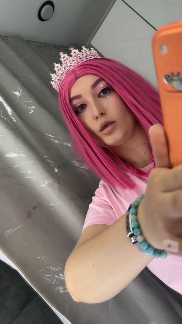 Кажого Иуду настигнет своя карма 🖤