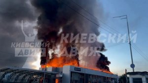 🔴В Киеве горит автосалон «Zeekr».🔴