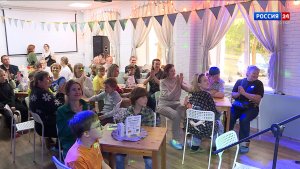 На несколько часов в Кирове открылось инклюзивное кафе «Спилы и шишки»