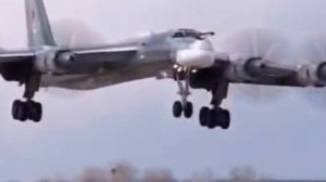 Ту-95 сбросил Царь-бомбу в пятьдесят мегатонн и едва не сгорел в небе