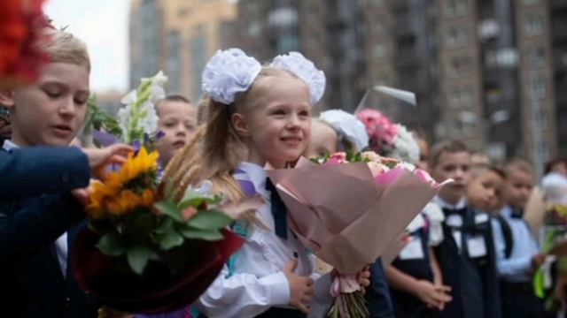 ⚡️ В России предложили сделать 1 сентября нерабочим днем. 

Сделать это хотят для того, чтобы родите