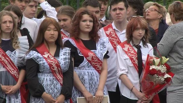 2_2_Последний звонок в школе Сарычева