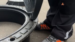 Как правильно открыть крышку люка ОУЭ