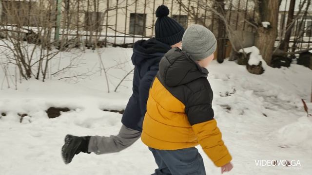 ЗИмняя прогулка в саду. Выпускной 2026 смотреть онлайн